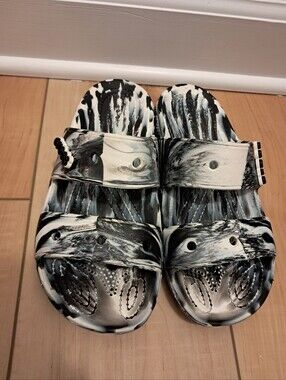 Crocs Sandals Women's 8 Black White Marbled Classic Lightweight Comfy Summer